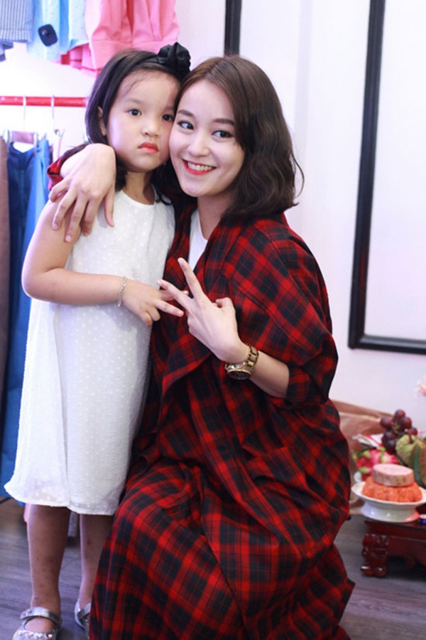 Hot girl xinh đẹp, từng bị giả mạo hình ảnh nhiều nhất của showbiz Việt giờ ra sao?