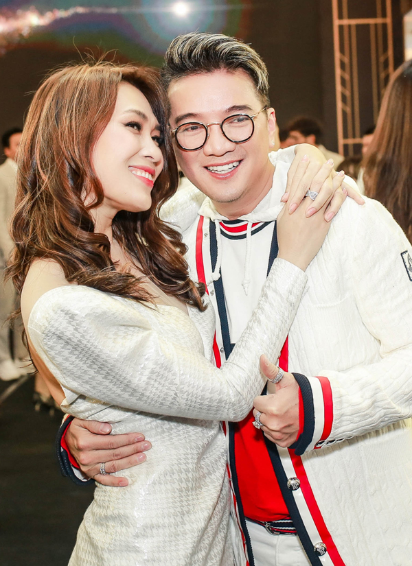 Lâm Vinh Hải đụng vợ cũ khi đi xem phim của Mỹ Tâm