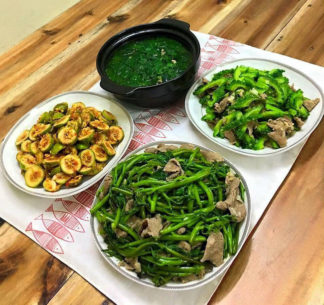 Đầu tư cả buổi nấu được mâm cơm ngon lành mà mẹ chồng không thèm nhấc đũa, dâu trẻ bị hội chị em chỉ cả đống lỗi..