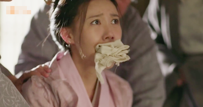 Vợ lớn xử vợ bé cộp mác Minh Lan truyện: Vu oan ngoại tình, bắt con trai đánh mẹ để dằn mặt