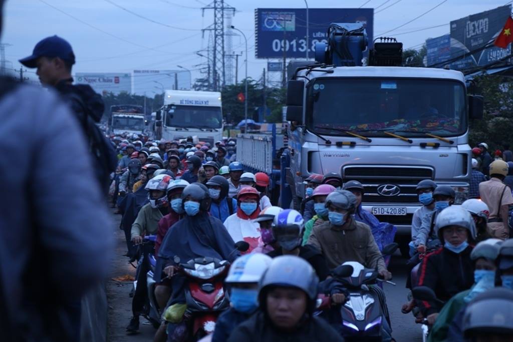 Sau vụ xe container gây tai nạn thảm khốc tại Long An: Kiểm tra ma túy tất cả lái xe khách, xe container