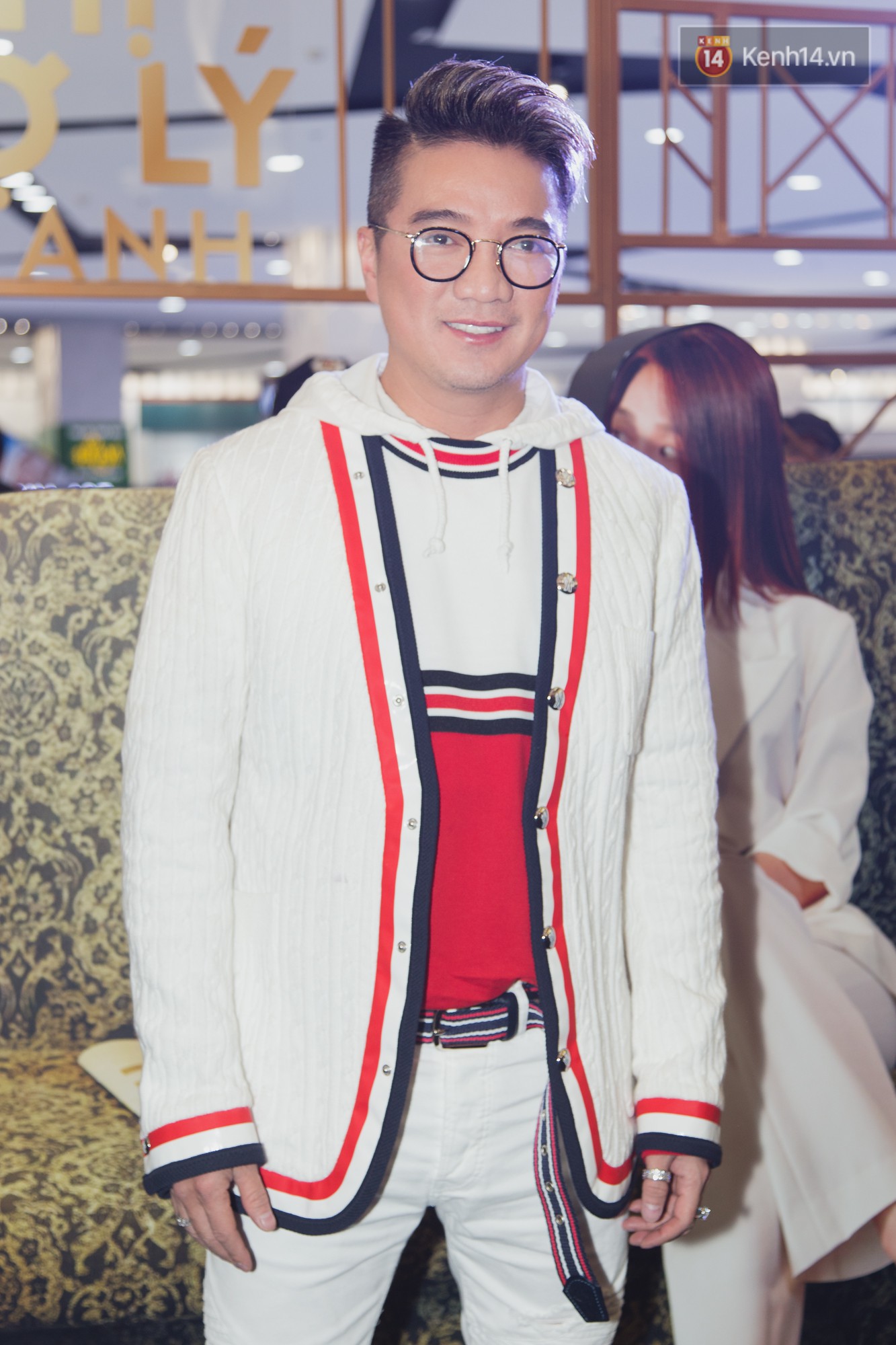 Mai Tài Phến ra rìa vì Mỹ Tâm mải mê ôm... Ngô Thanh Vân trên thảm đỏ Chị Trợ Lý Của Anh