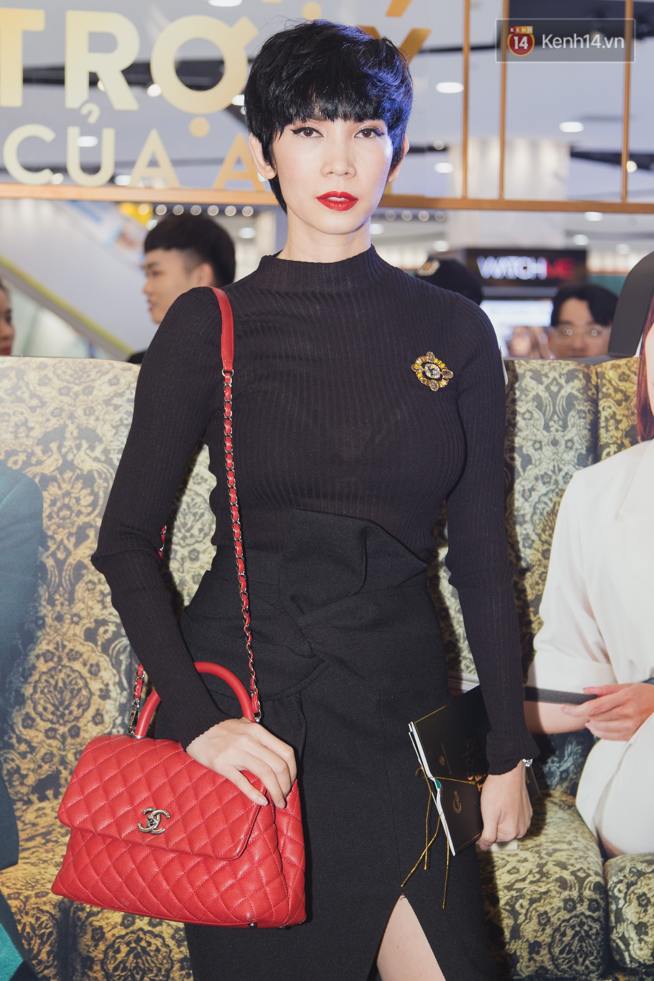 Mai Tài Phến ra rìa vì Mỹ Tâm mải mê ôm... Ngô Thanh Vân trên thảm đỏ Chị Trợ Lý Của Anh