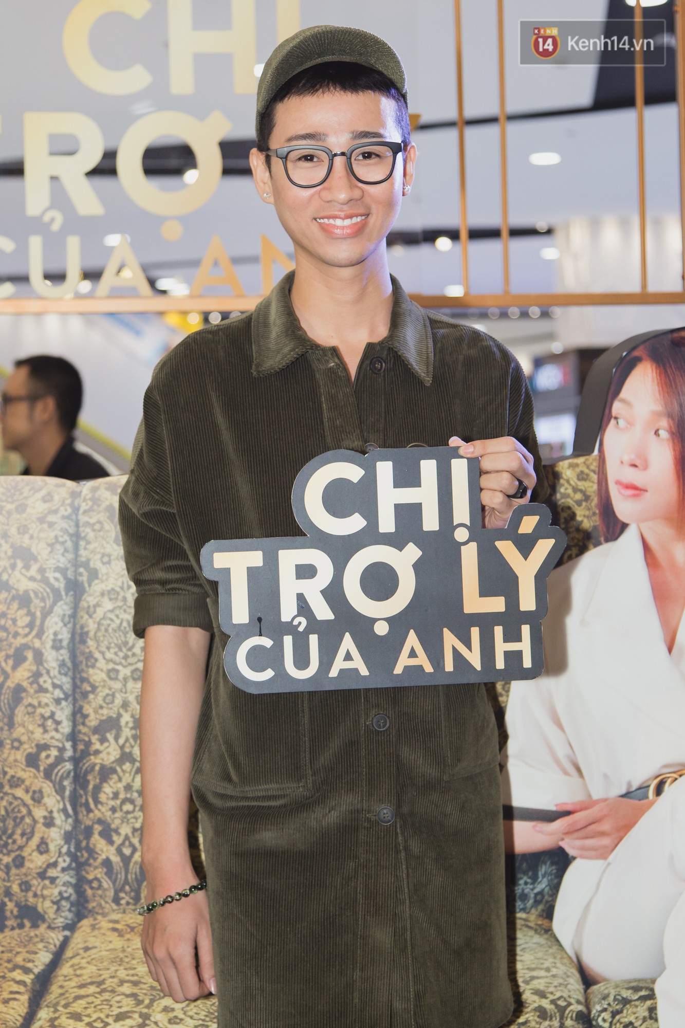 Mai Tài Phến ra rìa vì Mỹ Tâm mải mê ôm... Ngô Thanh Vân trên thảm đỏ Chị Trợ Lý Của Anh