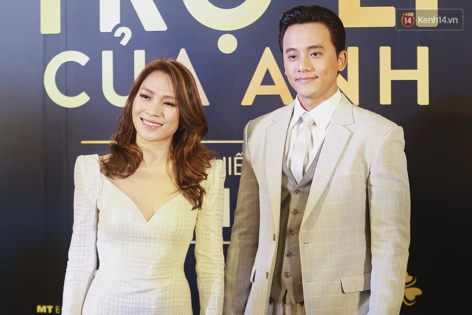 Mai Tài Phến ra rìa vì Mỹ Tâm mải mê ôm... Ngô Thanh Vân trên thảm đỏ Chị Trợ Lý Của Anh