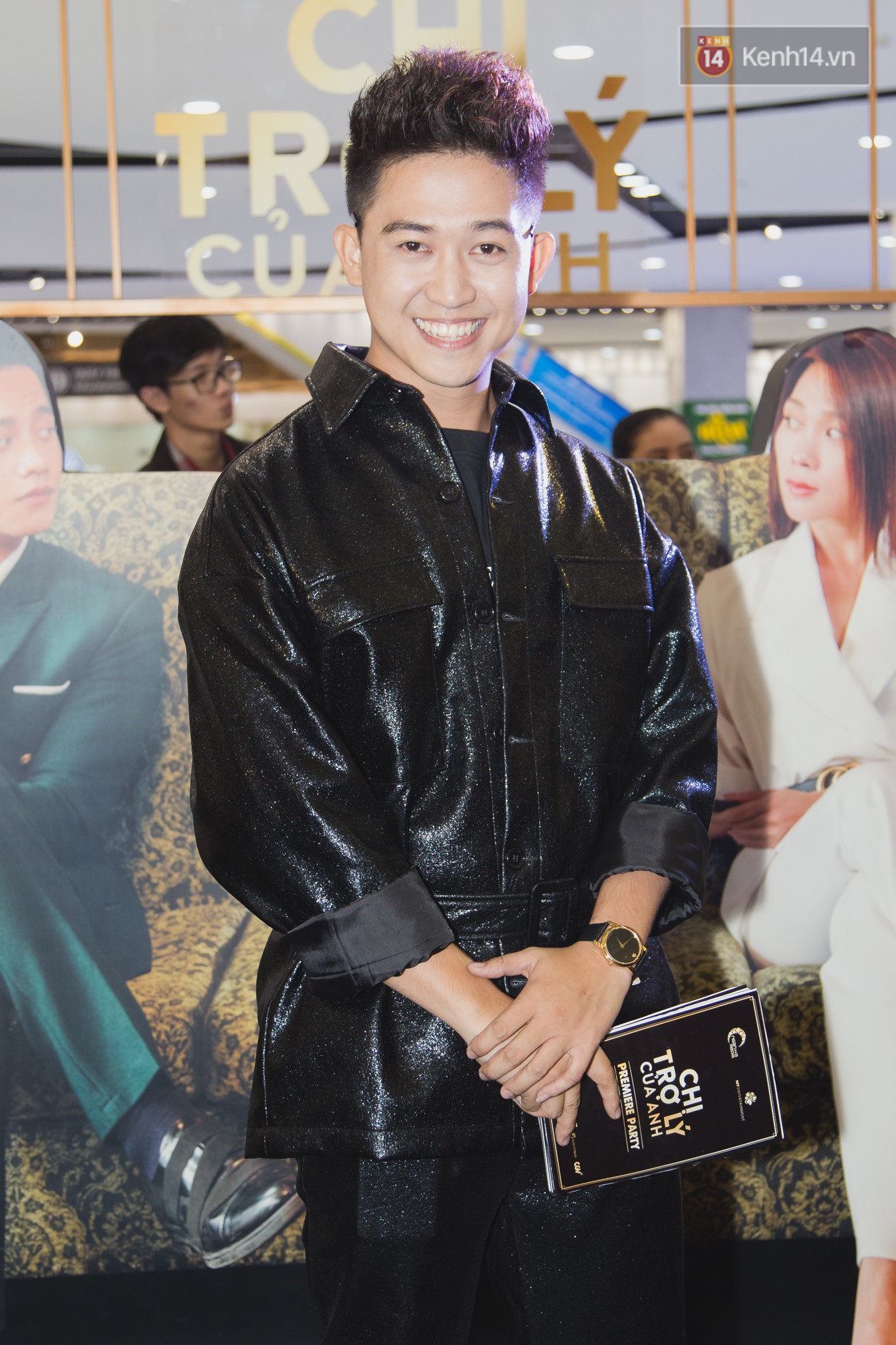 Mai Tài Phến ra rìa vì Mỹ Tâm mải mê ôm... Ngô Thanh Vân trên thảm đỏ Chị Trợ Lý Của Anh