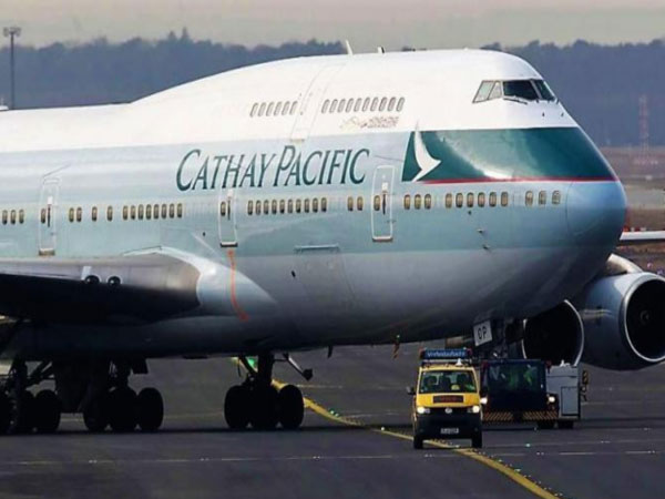 Cathay không hủy vé thương gia bán nhầm giá rẻ cho khách