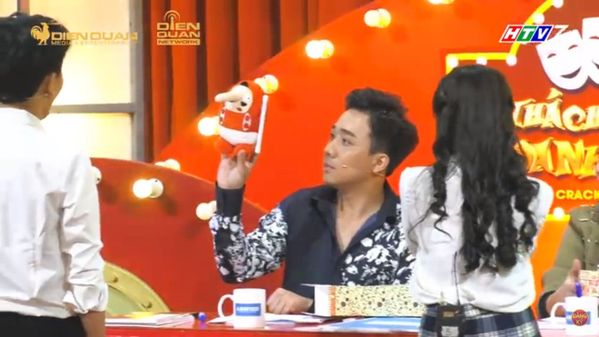 Trấn Thành nghiêm mặt, dọa thí sinh vì bị đá xoáy chuyện sửa mũi Trấn Thành nghiêm mặt, dọa thí sinh vì bị đá xoáy chuyện sửa mũi