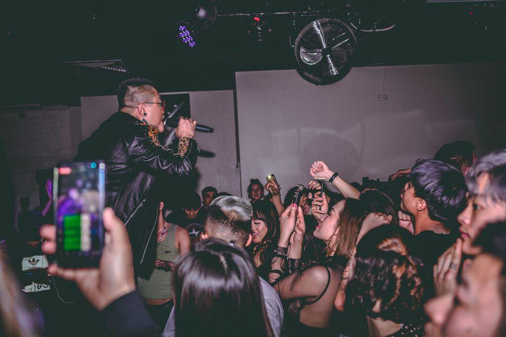 Vũ Duy Khánh thoát đền show ngàn USD nhờ linh ứng từ người đặc biệt này