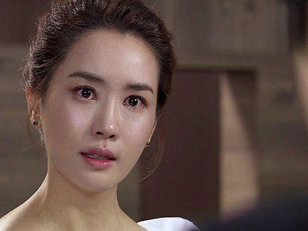 Bám theo chồng tăng ca, tôi sững người trước cảnh tượng trong quán cà phê chòi