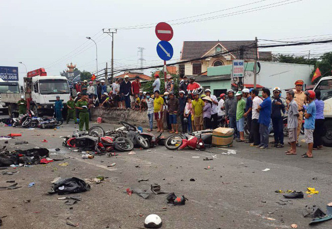 Vụ xe container tông đoàn người dừng đèn đỏ: Chủ xe nói tài xế rất tốt, giỏi tay nghề