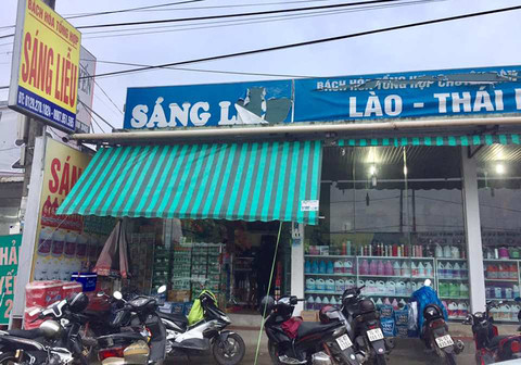 Kho đao kiếm, pháo lậu trong tiệm tạp hóa