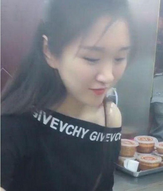 Cư dân mạng tá hỏa trước nhan sắc thật của cô nàng được mệnh danh Tây Thi bán mì bò