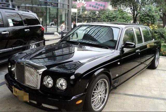 Ánh mắt dịu dàng Đường Tăng dành cho vợ tỷ phú và mối tình đẹp bất chấp tuổi tác suốt 28 năm