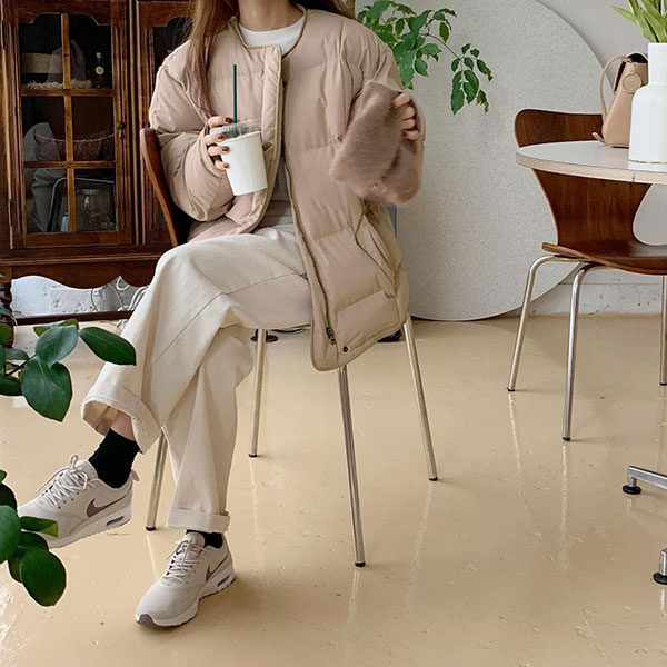 Giữ ấm vô địch lại giúp các nàng trông sành điệu và trẻ ra vài tuổi, đó chính là áo phao dáng ngắn