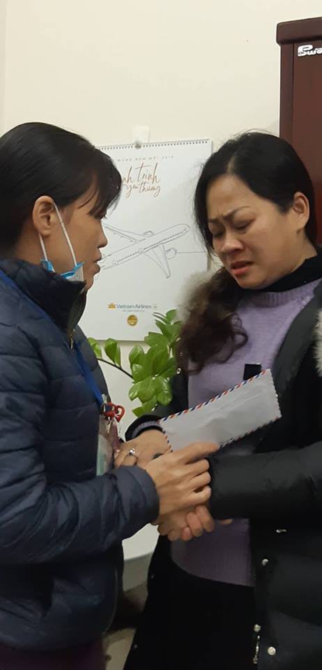 Cuộc gặp gỡ xúc động giữa vợ bệnh nhân chết não hiến tạng cứu 6 người và mẹ của cháu bé nhận 2 lá phổi