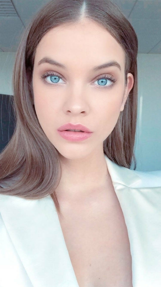 Những tuyệt sắc giai nhân dìm đối phương trong đôi mắt biển hồ