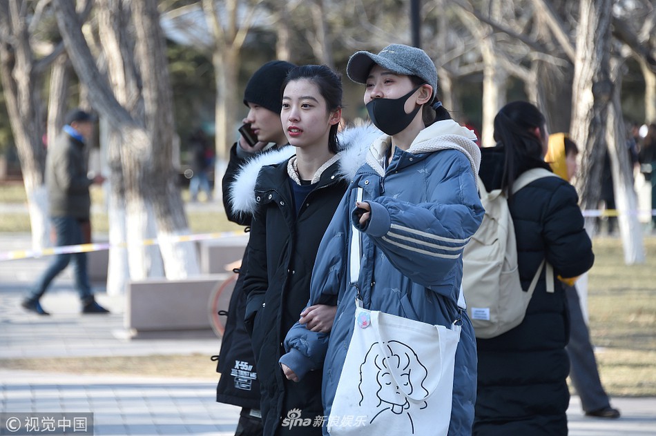 Thí sinh dự thi vào trường nghệ thuật lớn bậc nhất Châu Á: Quá nhiều trai xinh gái đẹp trong một khung hình