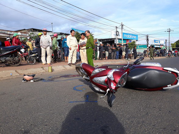 Xe khách leo lề tông chết người: Dang dở ước mơ của cô giáo trẻ