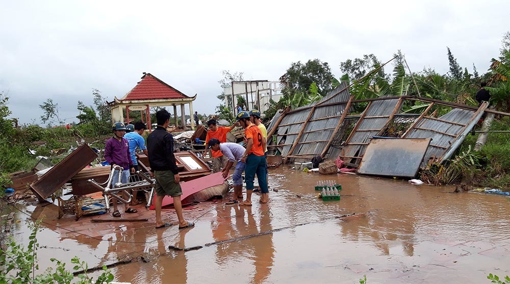 Bão số 1 áp sát miền Tây: Sập nhà, 1 người chết