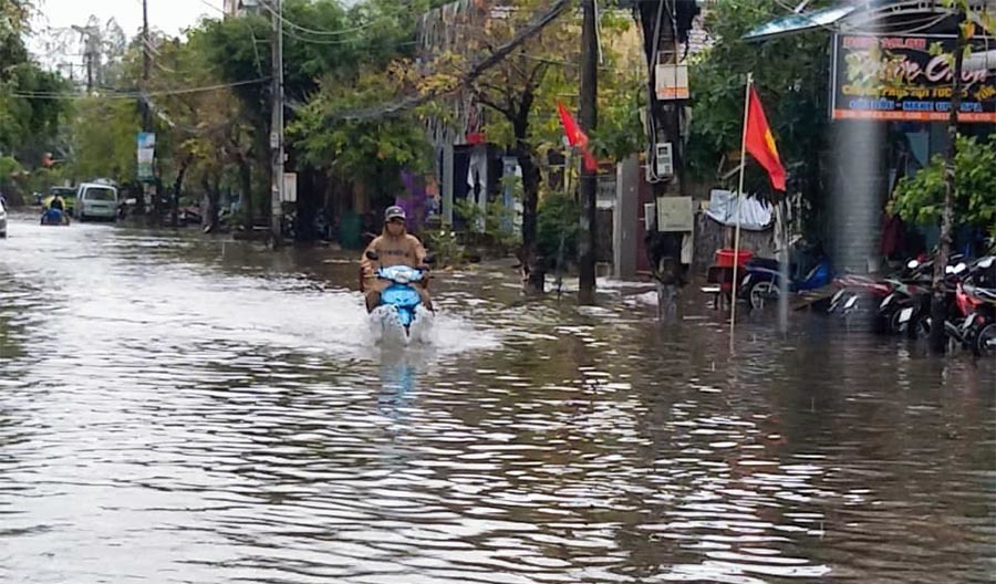 Bão số 1 áp sát miền Tây: Sập nhà, 1 người chết