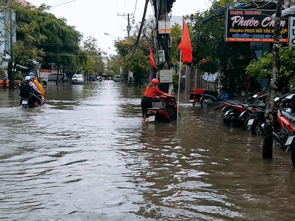 Bão số 1 áp sát miền Tây: Sập nhà, 1 người chết