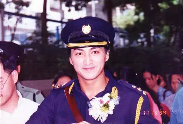 Triển Chiêu kinh điển: Là đàn anh của Lý Liên Kiệt vẫn trẻ trung phong độ, đã tính đến chuyện dưỡng lão