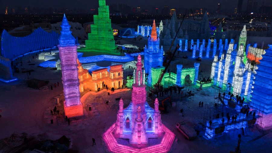 Lâu đài như cổ tích tại lễ hội băng lớn nhất thế giới ở Trung Quốc
