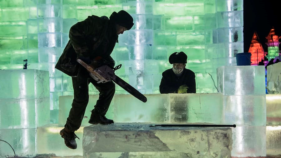 Lâu đài như cổ tích tại lễ hội băng lớn nhất thế giới ở Trung Quốc