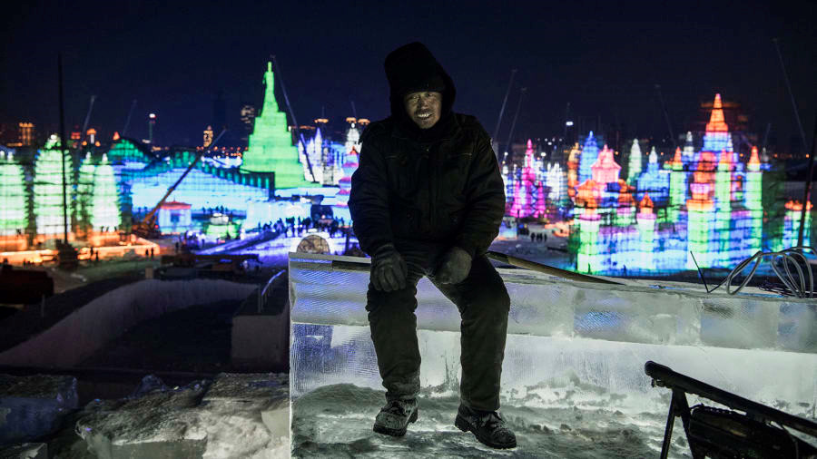 Lâu đài như cổ tích tại lễ hội băng lớn nhất thế giới ở Trung Quốc