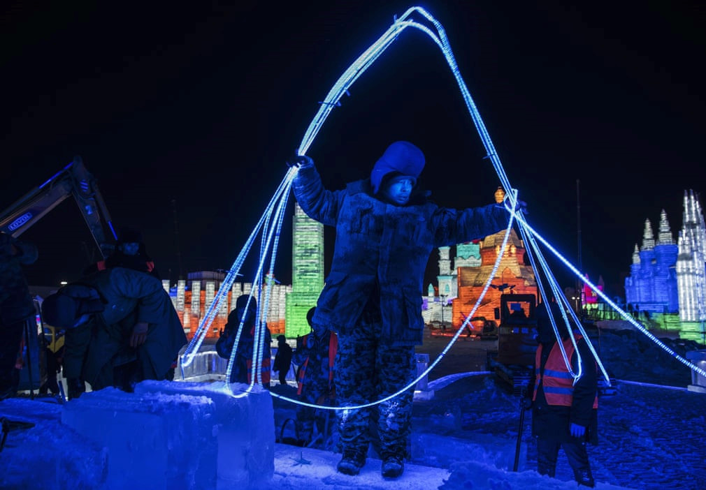 Lâu đài như cổ tích tại lễ hội băng lớn nhất thế giới ở Trung Quốc