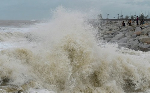 Bão Pabuk có thể gây sóng biển cao 7 m ở Thái Lan