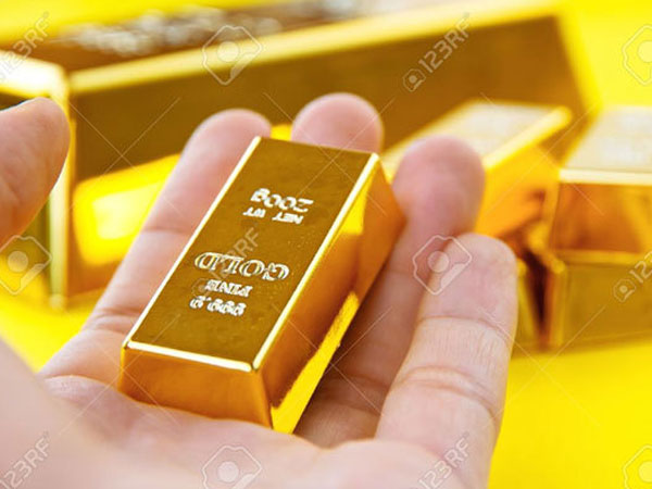 Giá vàng hôm nay 4/1: Ồ ạt mua vào, vàng leo lên đỉnh