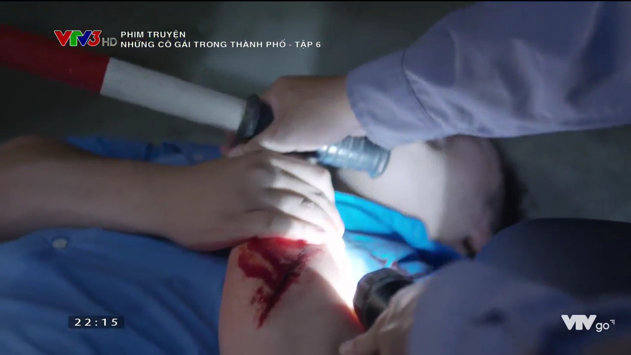 Những cô gái trong thành phố tập 6: Cúc vẫn bị quản đốc giở trò sàm sỡ, Tùng bị lừa vì ham làm giàu