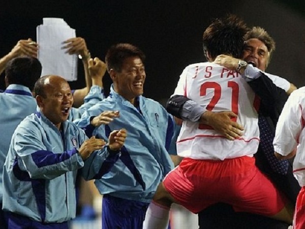 Vô địch AFF Cup cùng Việt Nam, nhưng với thầy Park đây mới là khoảnh khắc đỉnh cao của sự nghiệp