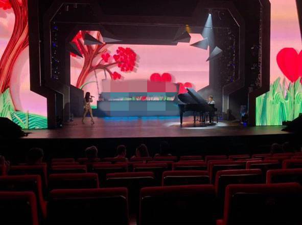 Lưu Thiên Hương bức xúc vì ý thức kém của nhiều nghệ sĩ Việt: Bỏ về gần hết dù lễ trao giải vẫn đang diễn ra