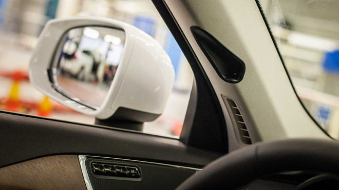 Volvo gây tranh cãi khi thêm camera theo dõi lái xe