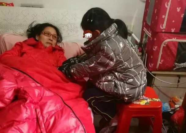 Mẹ ơi, mẹ bán con đi - lời nói của đứa trẻ 7 tuổi và câu chuyện gia đình em khiến nhiều người xót xa Mẹ ơi, mẹ bán con đi - lời nói của đứa trẻ 7 tuổi và câu chuyện gia đình em khiến nhiều người xót xa