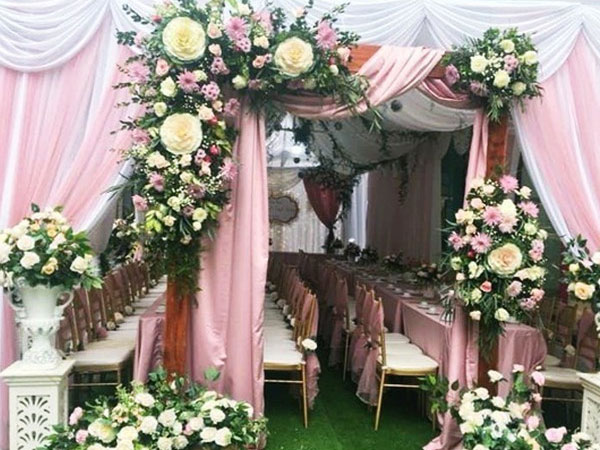 Khoảnh khắc thót tim trong đám cưới nữ đại gia Thái Nguyên