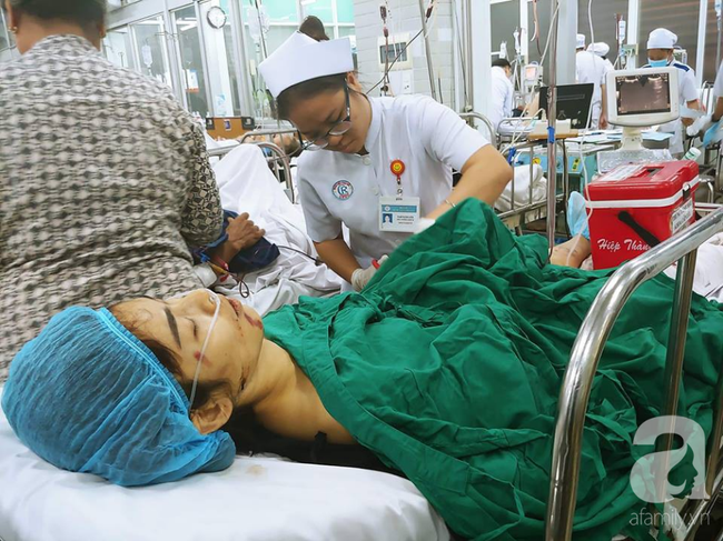 Thông tin mới nhất: 2 nạn nhân trong vụ container tông loạt xe máy ở Long An sắp được xuất viện