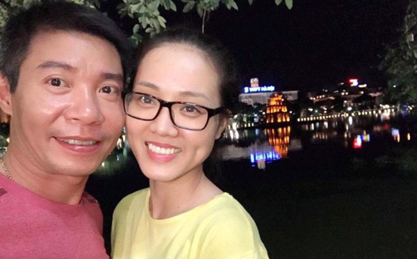 Yêu hơn 2 năm, cầu hôn nhưng thất bại, Bắc Đẩu Công Lý bao giờ mới cưới vợ trẻ như hotgirl?