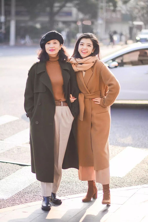 Hai người phụ nữ khác biệt thế hệ này sẽ giúp bạn tìm ra “chìa khóa” mặc đẹp dù ở bất cứ ngưỡng tuổi nào
