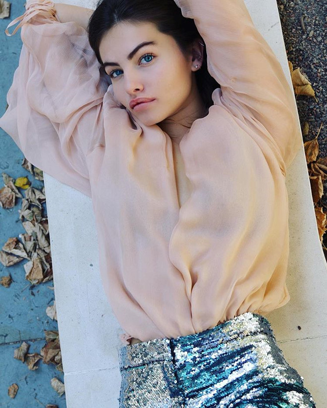 Thời trang cá tính của người mẫu 10X có gương mặt đẹp nhất 2018