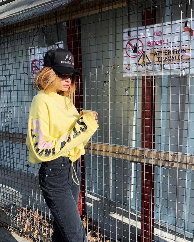 Thời trang cá tính của người mẫu 10X có gương mặt đẹp nhất 2018