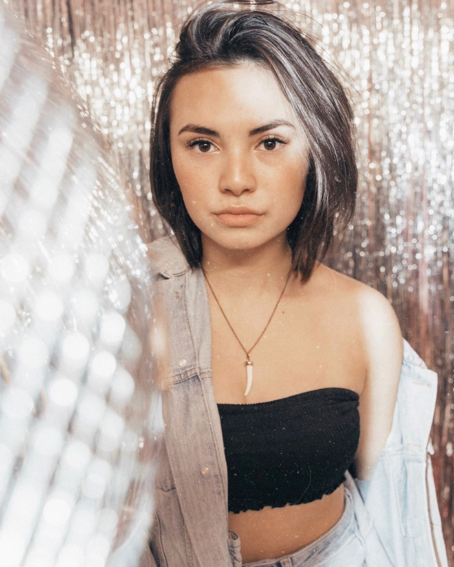 5 hot girl gốc Việt nổi tiếng trên mạng vì vừa xinh đẹp, vừa tài năng