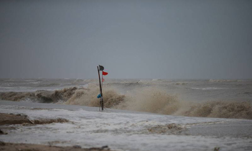 Bão Pabuk gây sóng cao 5 mét ở Thái Lan, một người chết