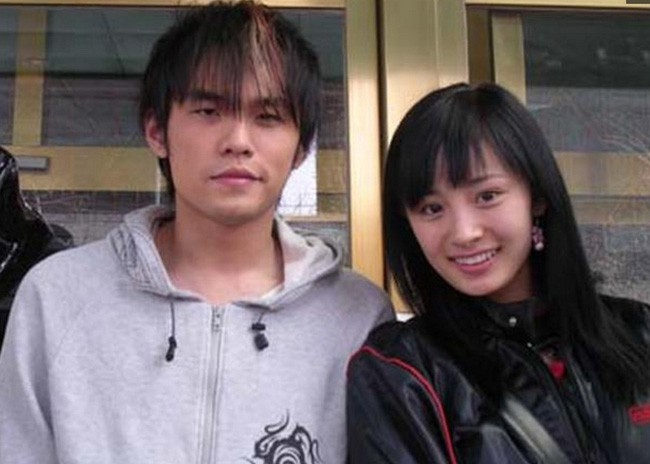 Loạt ảnh đáng giá ngàn vàng của sao Hoa ngữ ngày xưa: Không ngờ Song Hye Kyo là fan ruột của Trương Quốc Vinh