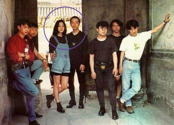 Loạt ảnh đáng giá ngàn vàng của sao Hoa ngữ ngày xưa: Không ngờ Song Hye Kyo là fan ruột của Trương Quốc Vinh