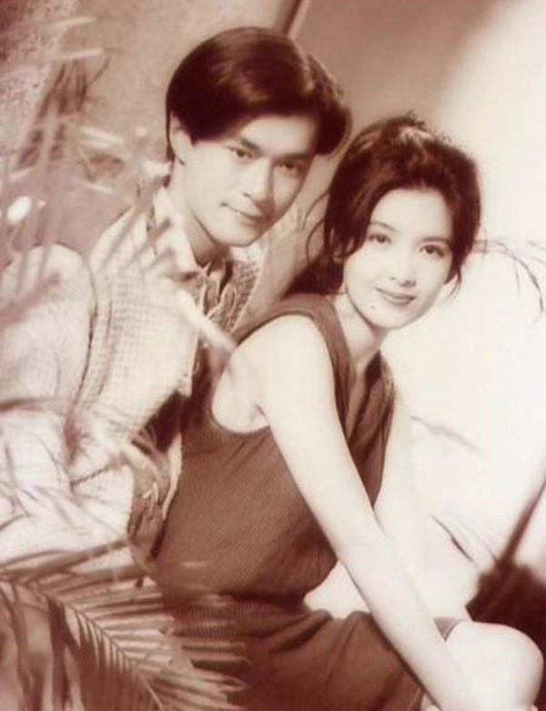 Loạt ảnh đáng giá ngàn vàng của sao Hoa ngữ ngày xưa: Không ngờ Song Hye Kyo là fan ruột của Trương Quốc Vinh