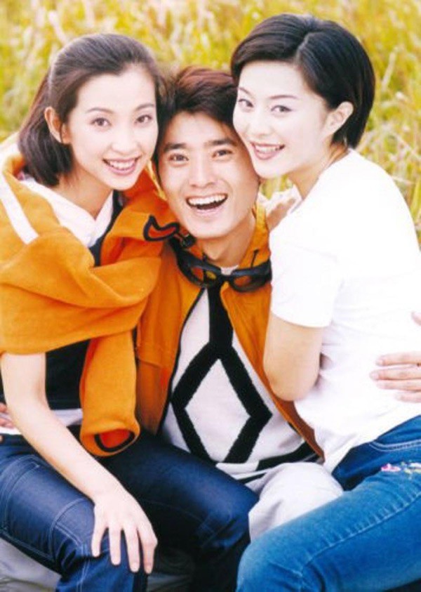 Loạt ảnh đáng giá ngàn vàng của sao Hoa ngữ ngày xưa: Không ngờ Song Hye Kyo là fan ruột của Trương Quốc Vinh